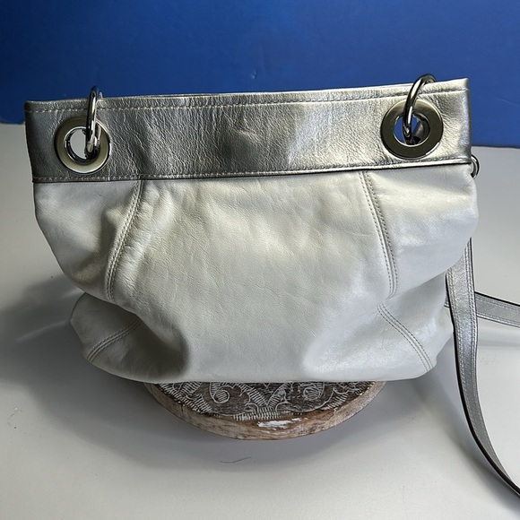 COACH PEARLESCENT WHITE & SILVER LEATHER ASHLEY DUAL SHOULDER OR CROSSBODY BAG - Picture 6 of 16